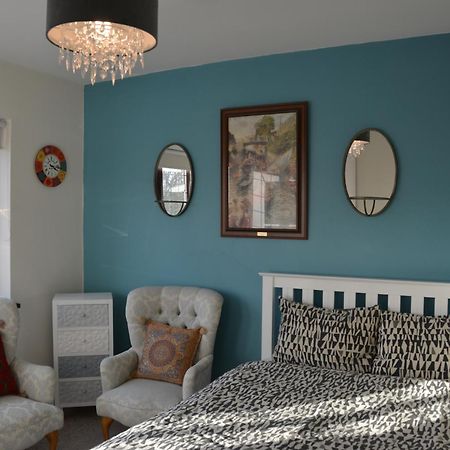 Cozy, Modern, Spacious 4 Bedroom House In London Romford Zewnętrze zdjęcie