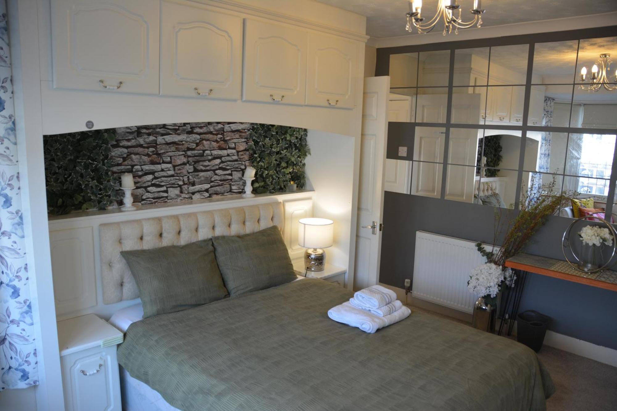 Cozy, Modern, Spacious 4 Bedroom House In London Romford Zewnętrze zdjęcie