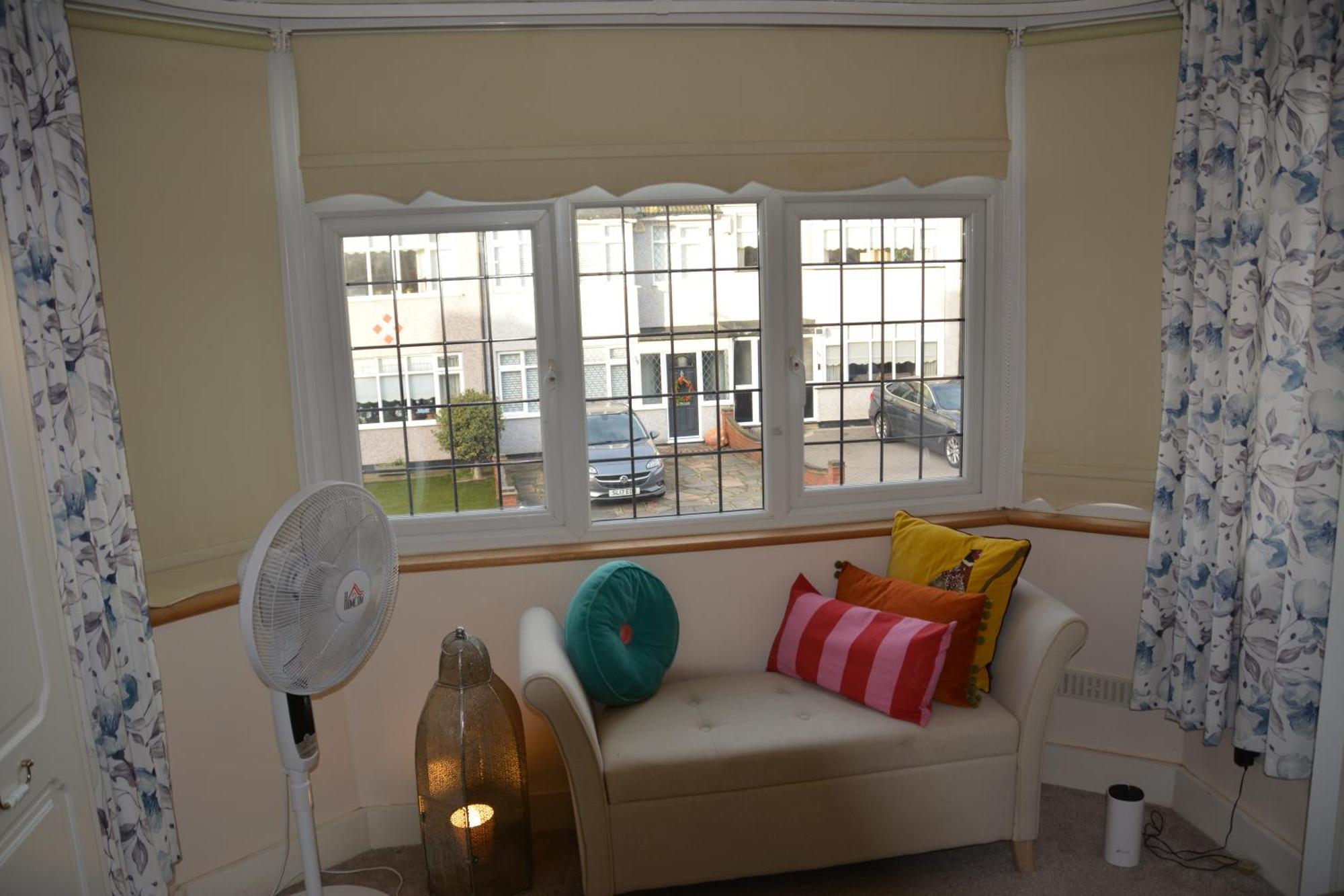 Cozy, Modern, Spacious 4 Bedroom House In London Romford Zewnętrze zdjęcie